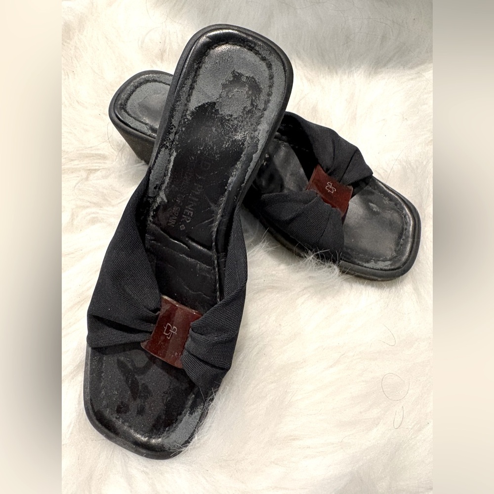 Donald Pliner wedges
